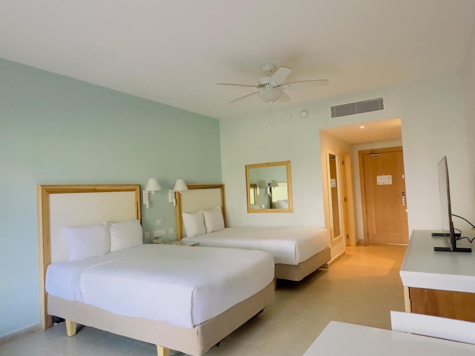 Iberostar Waves Punta Cana Exterior foto